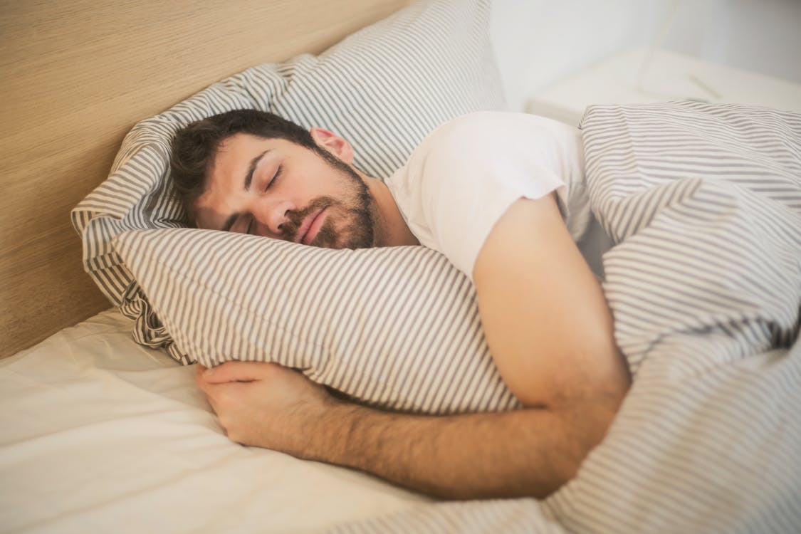 Sleep and Muscle Gains: The Science British Bodybuilders Cannot Afford to Ignore — Anabolic Guide UK